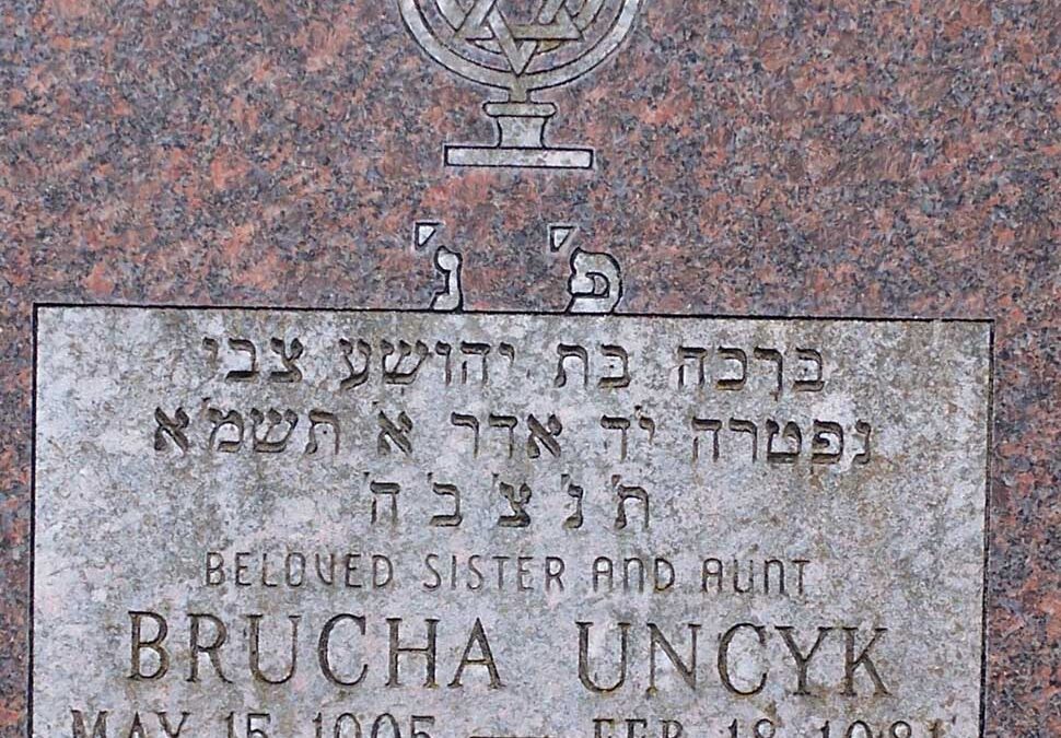 BRUCHA UNCYK Monument