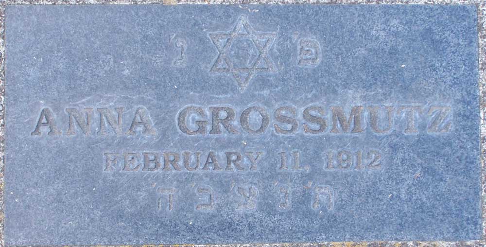 ANNA GROSSMUTZ Monument